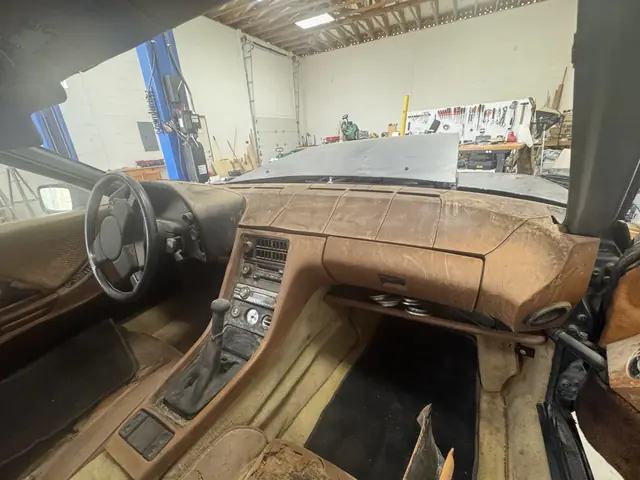 Full cabin: dash pad and console